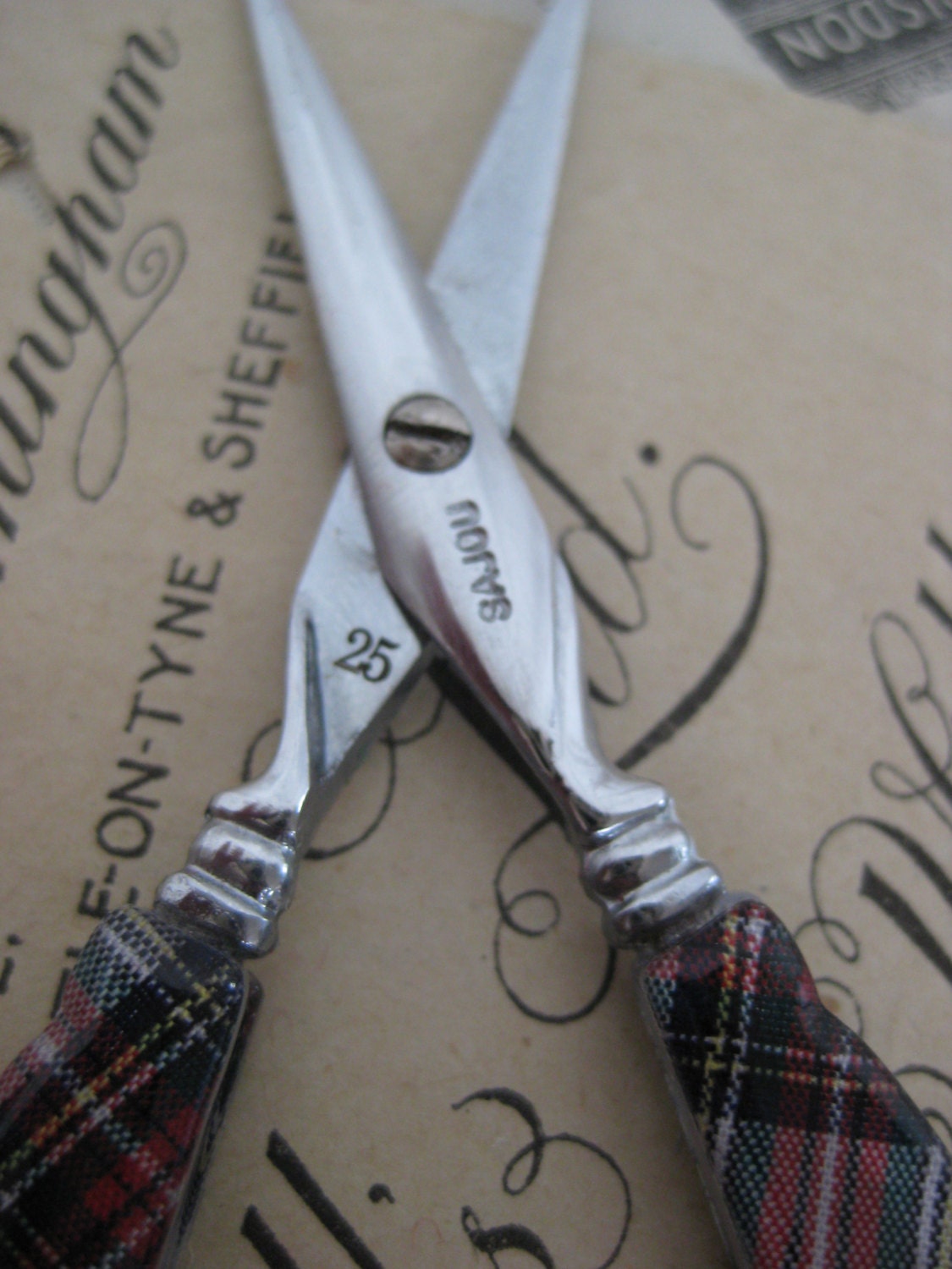 Scottish Mauchaline Ware Scottish Tartan Sajou Hand Paired Embroidery Scissors
