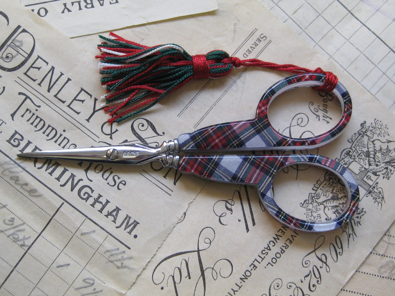 Scottish Mauchaline Ware Scottish Tartan Sajou Hand Paired Embroidery Scissors
