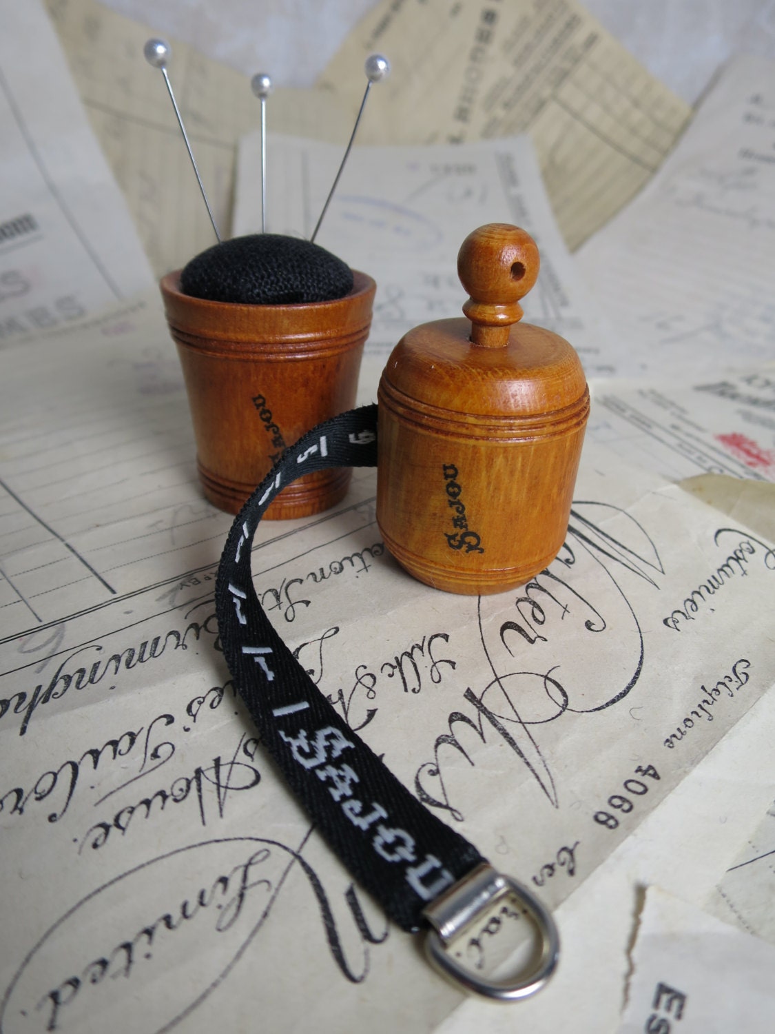 Sajou Hornbeam Wooden Tape Measure & Pin Cushion- Black