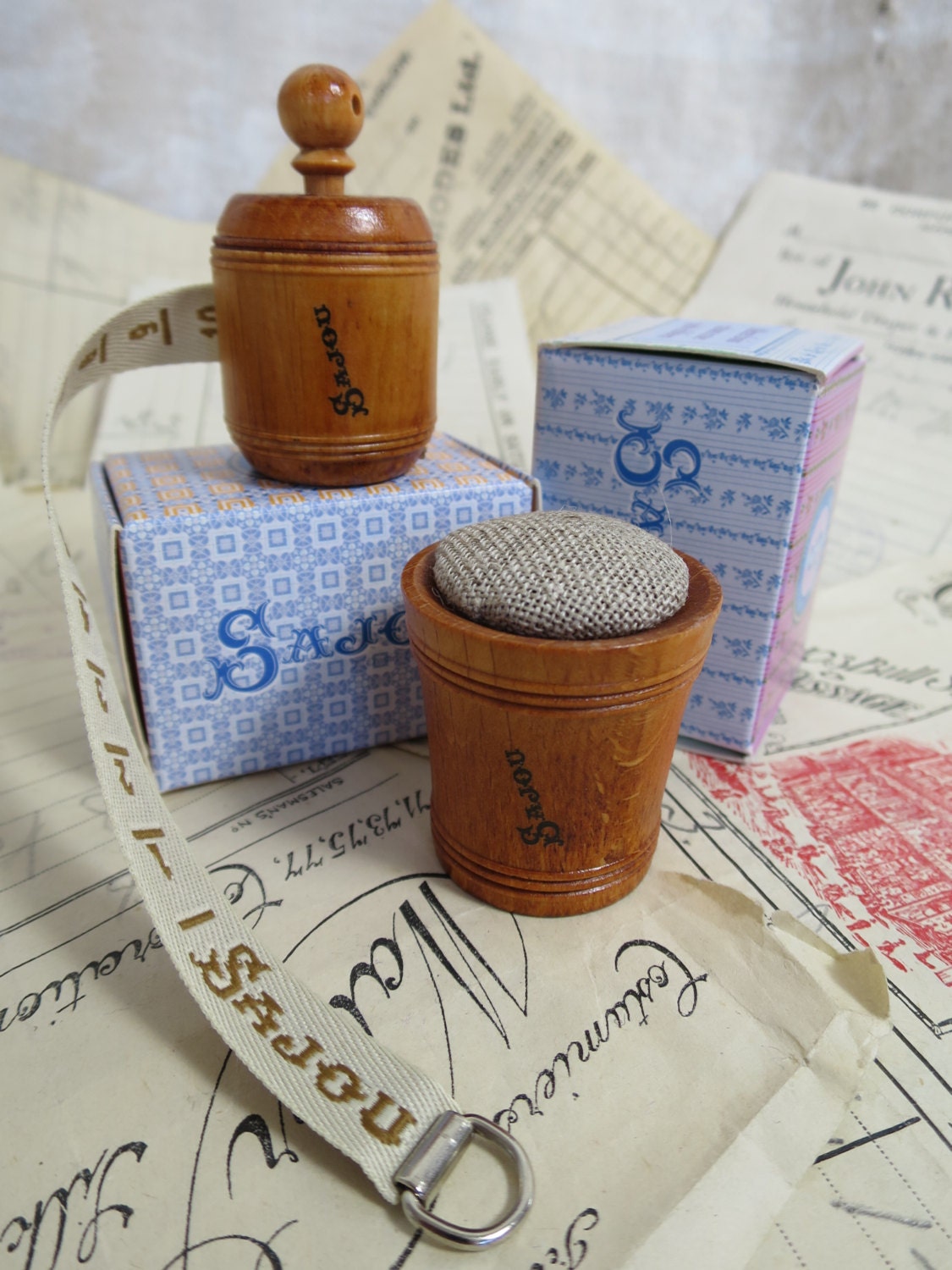 Sajou Hornbeam Wooden Tape Measure & Pin Cushion- Ecru