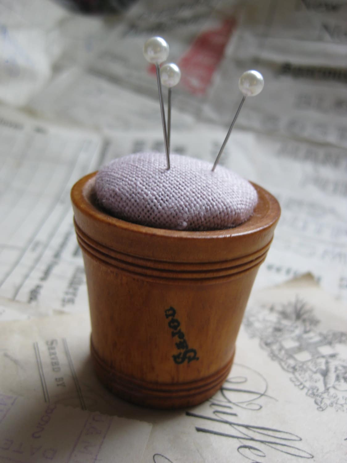 Sajou Hornbeam Wooden Tape Measure & Pin Cushion- Pink