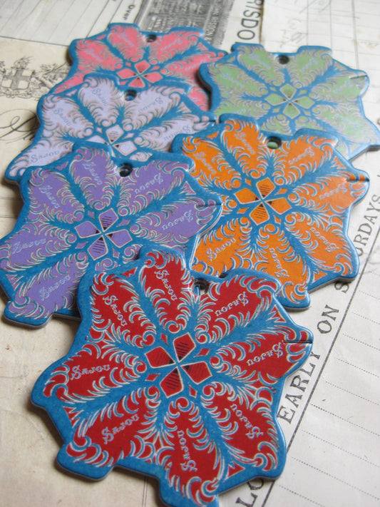 Sajou Thread Card Winders- Plumes of Feathers
