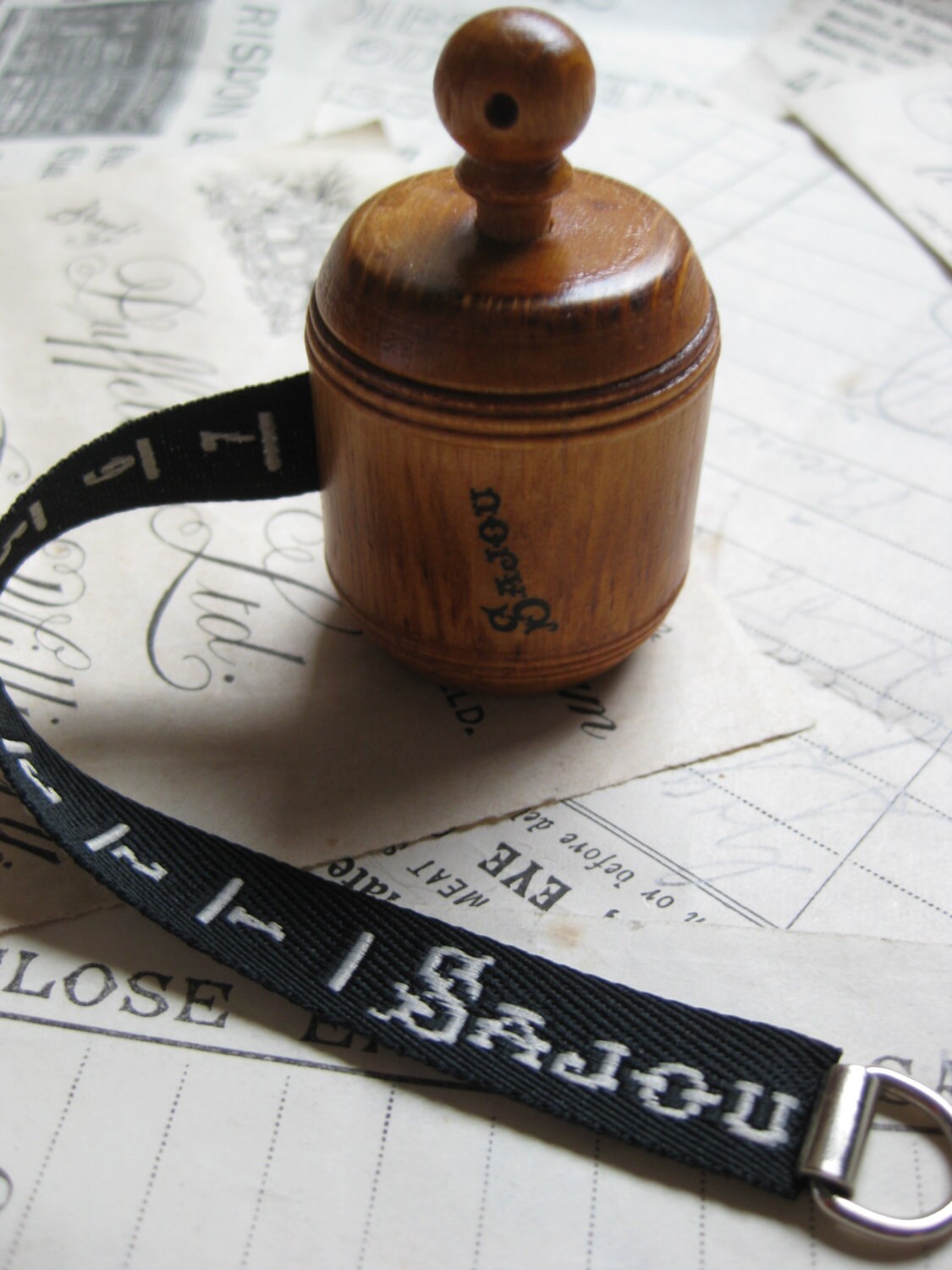 Sajou Hornbeam Wooden Tape Measure & Pin Cushion- Black