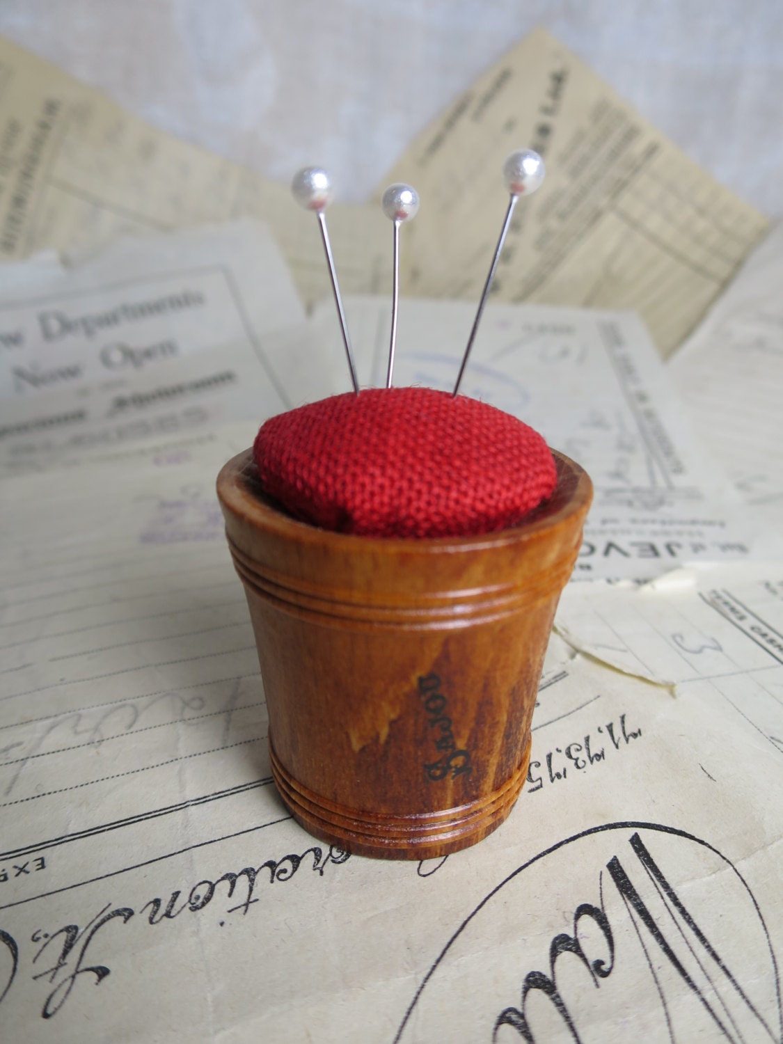 Sajou Hornbeam Wooden Tape Measure & Pin Cushion- Red