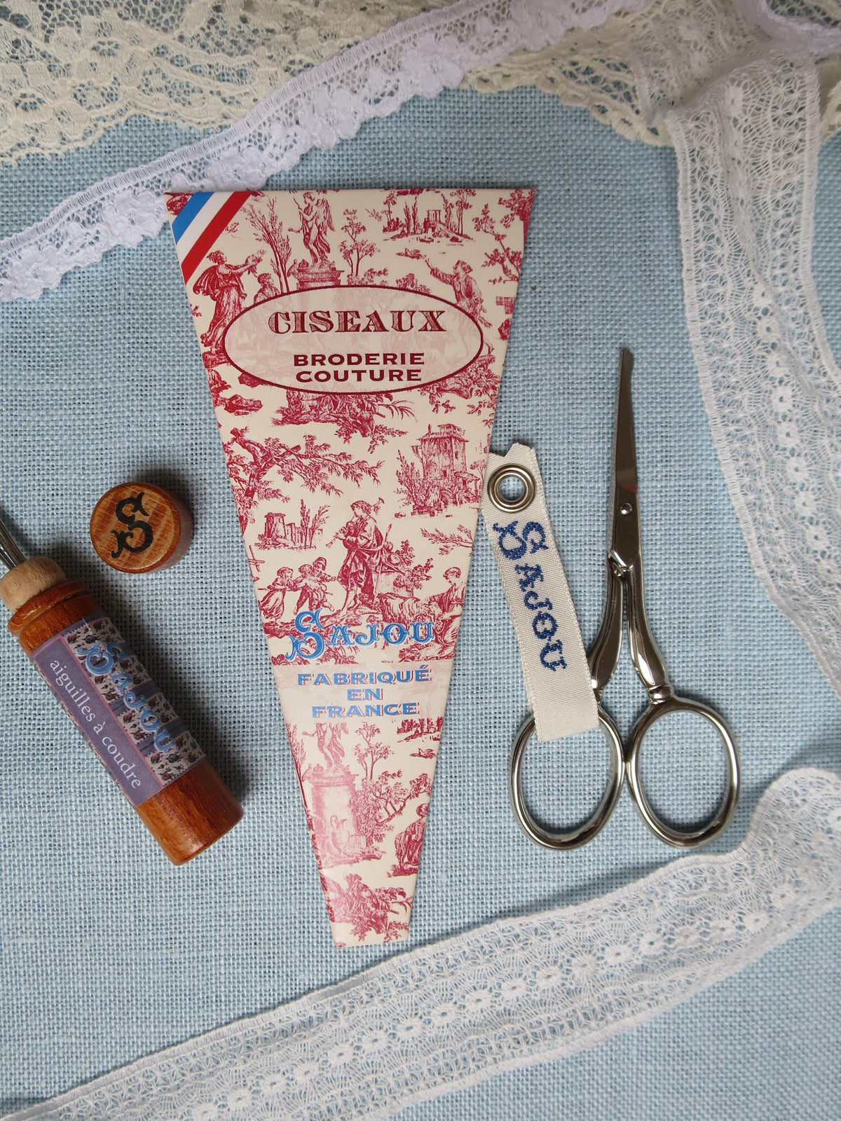Sajou Ball Tipped 'Boutis' Embroidery Scissors