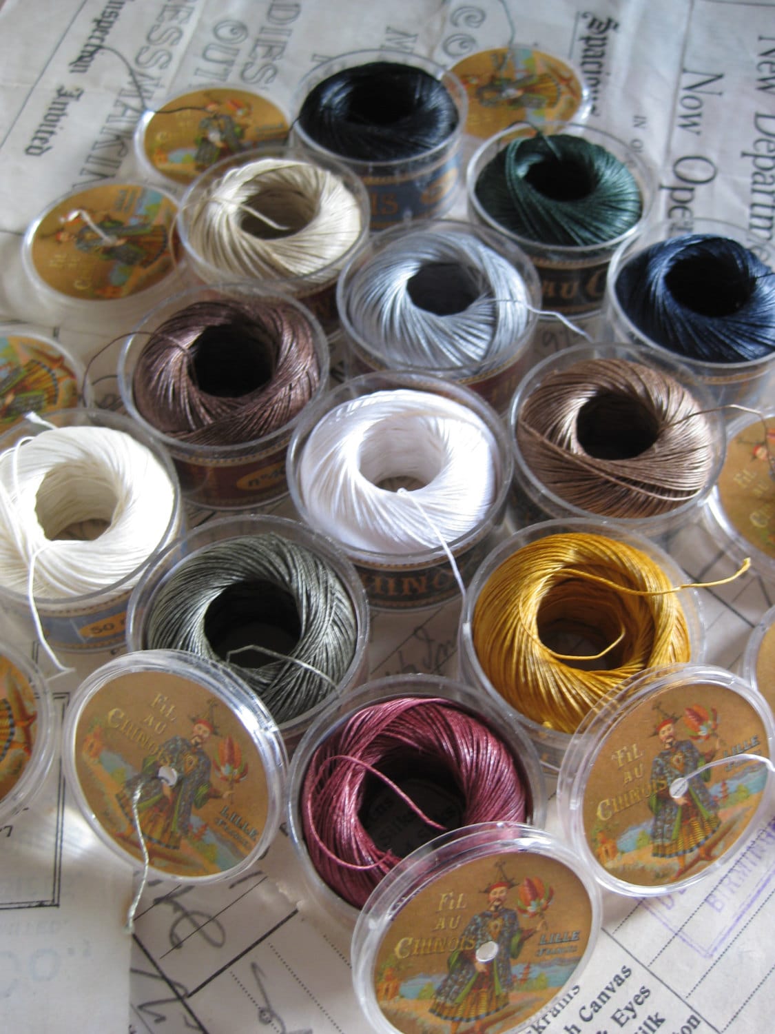 Fil au Chinois No. 40 Waxed Linen Thread UK | Box of 12 Capsules