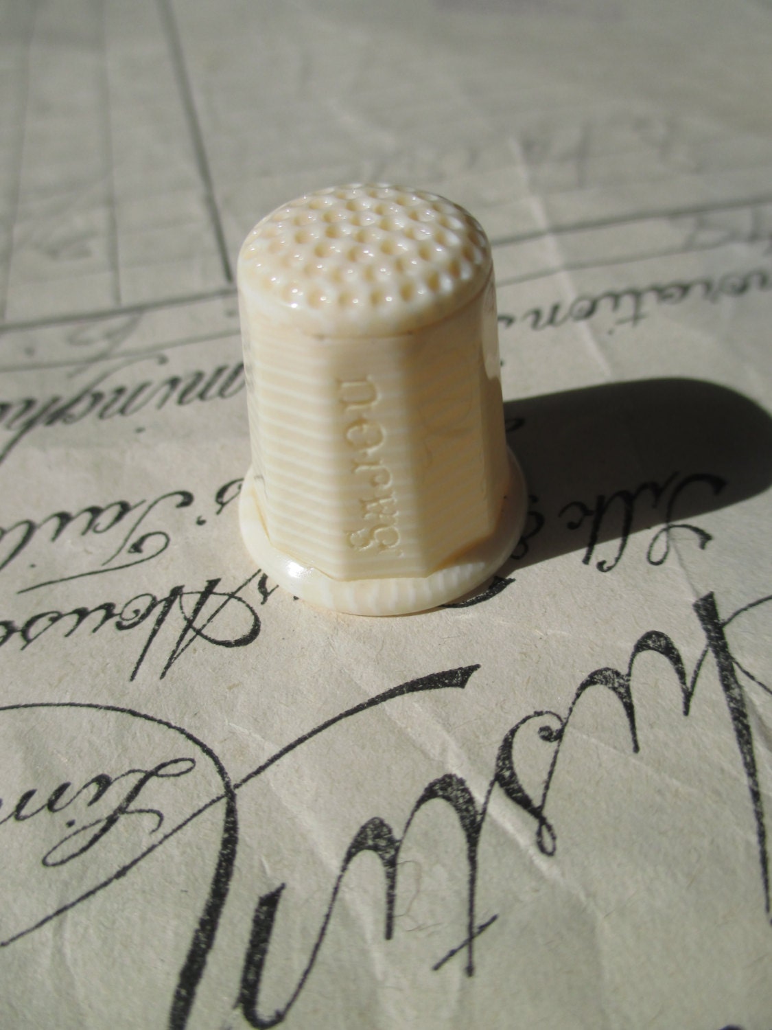 Sajou French Luxury Thimble- Faux Veined Ivory