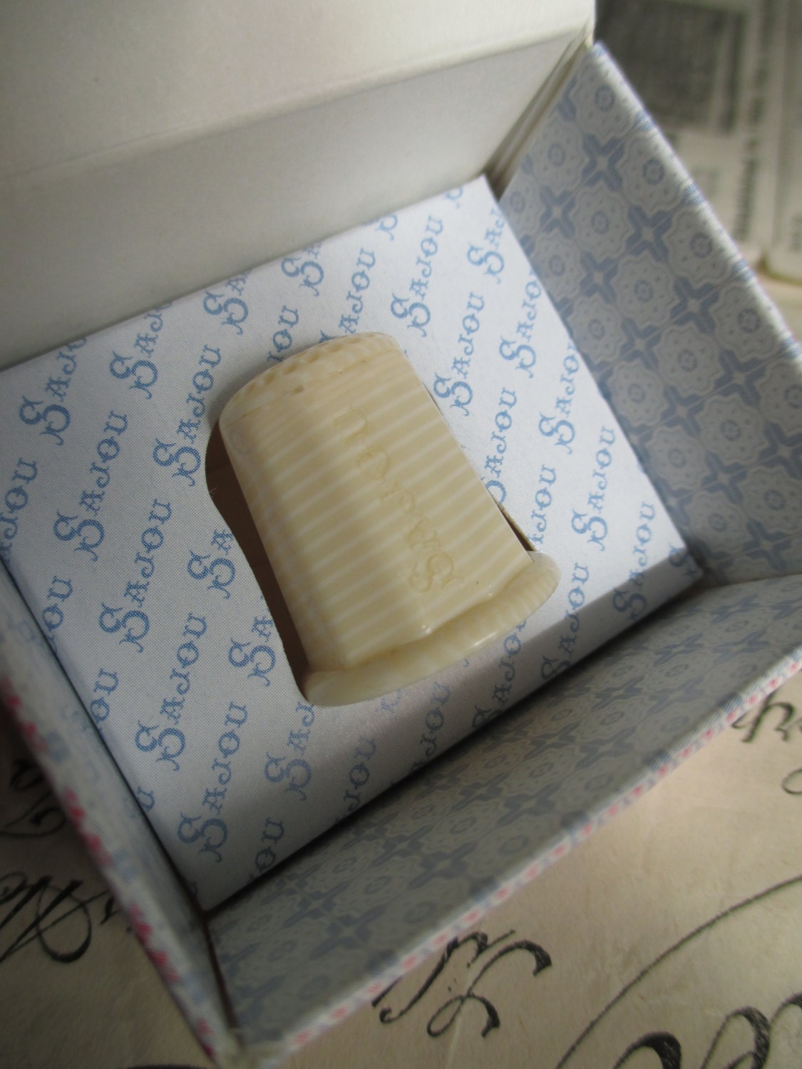Sajou French Luxury Thimble- Faux Veined Ivory