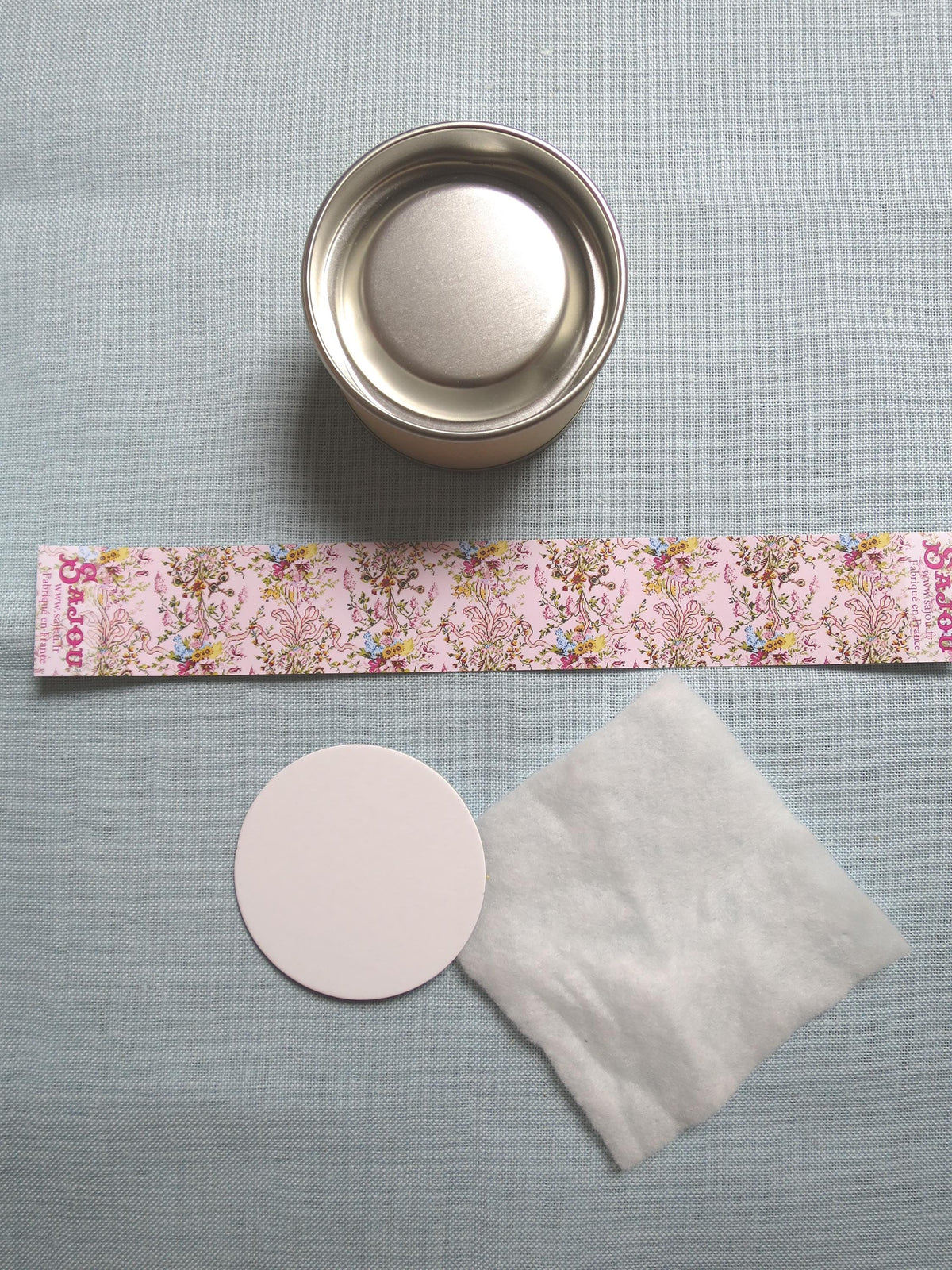 Sajou Pot to Embroider- Petit Trianon Print