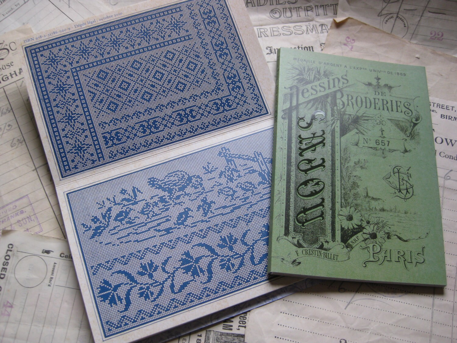 Sajou Green Cross Stitch Album 657- French Vintage Borders & Corners