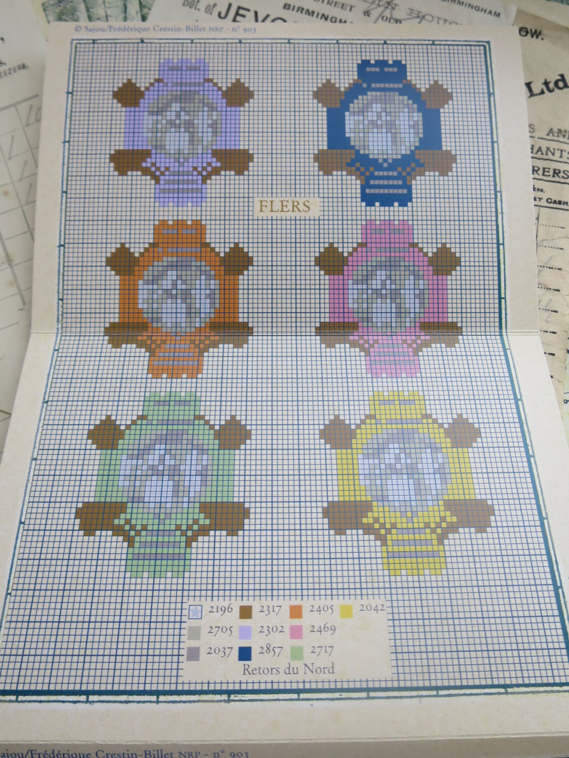 Sajou Red Cross Stitch Album 903- Sajou Thread Cards