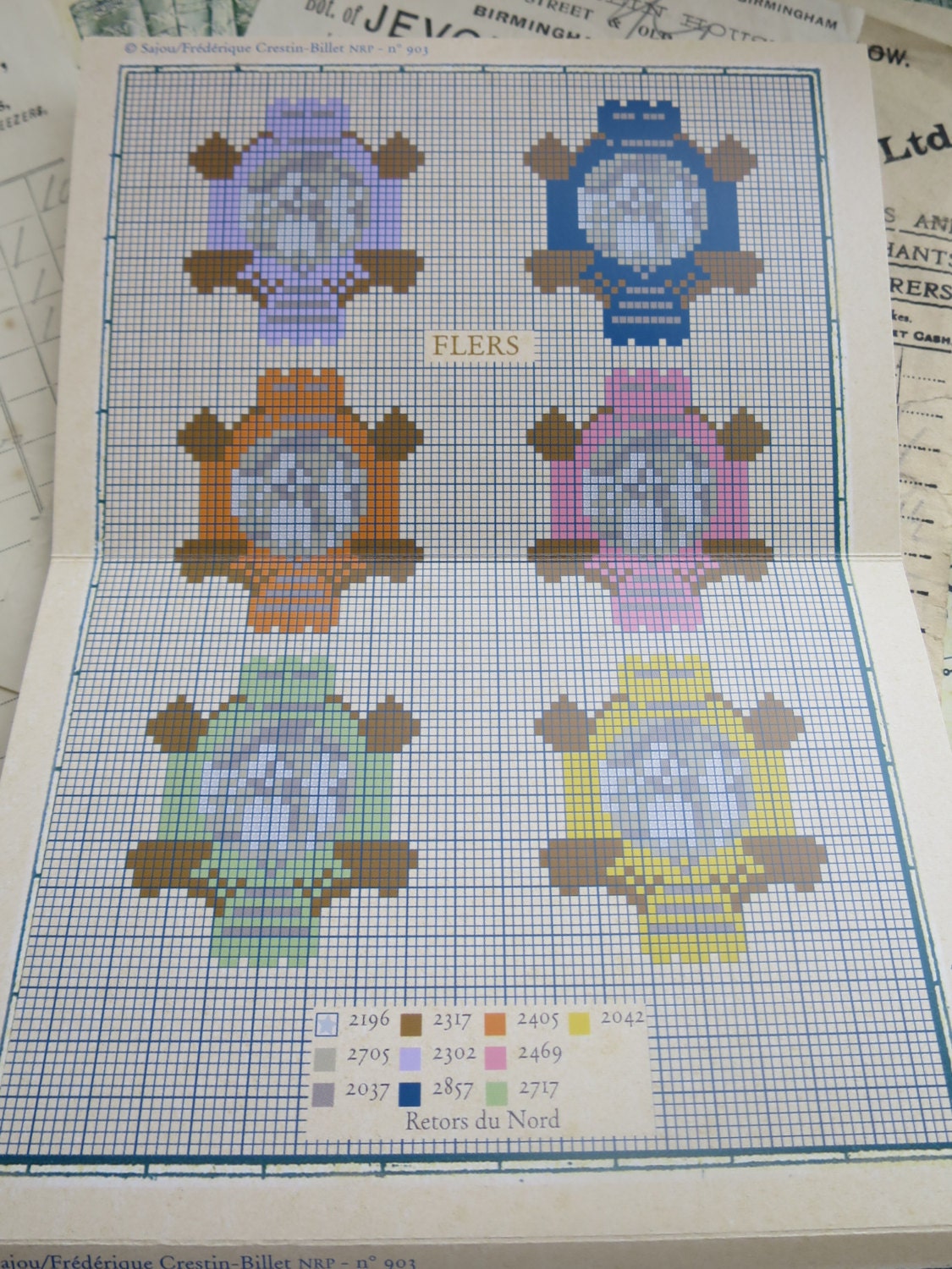 Sajou Red Cross Stitch Album 903- Sajou Thread Cards
