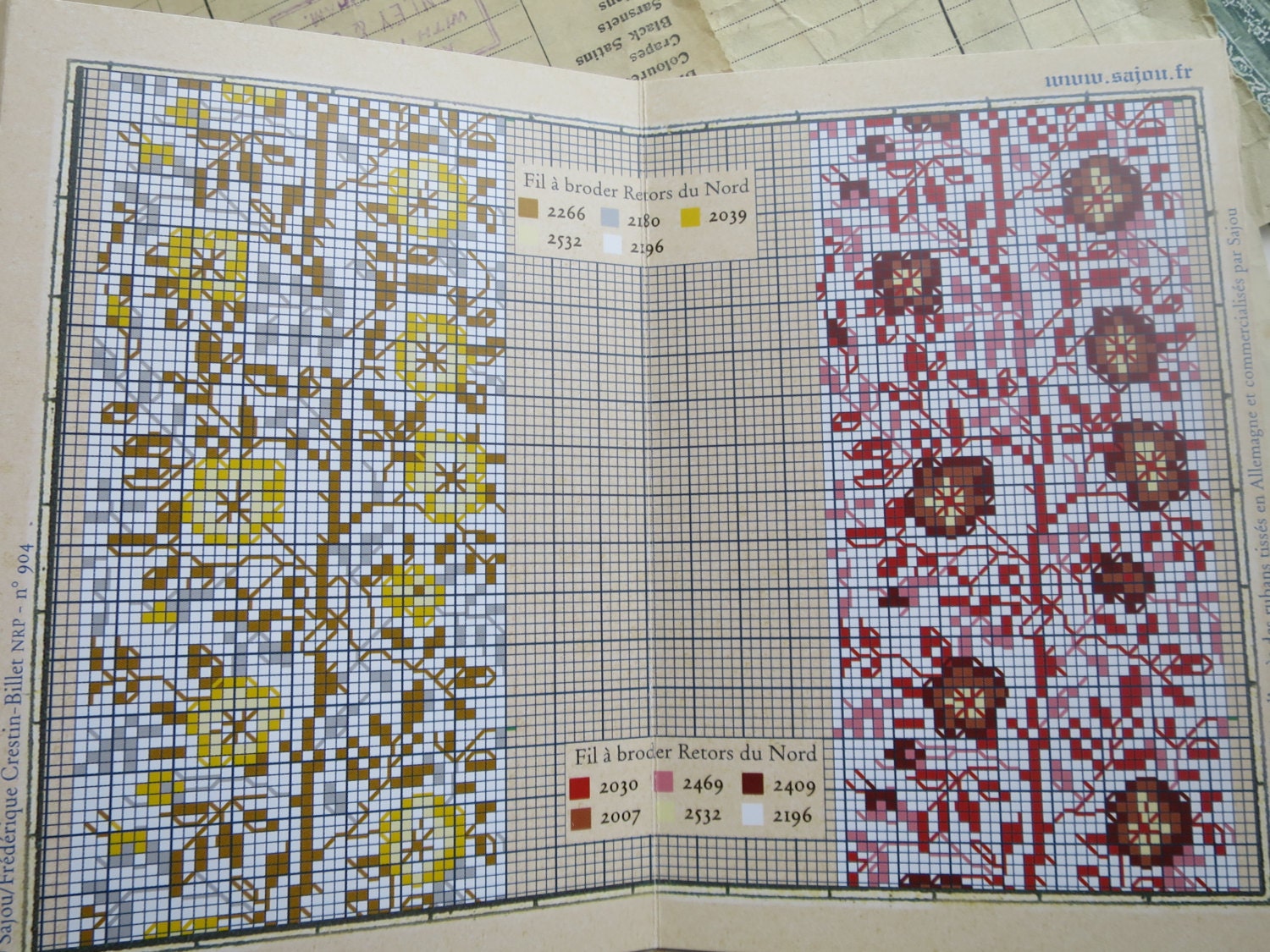Sajou Red Cross Stitch Album 904- Vintage Ribbon Designs