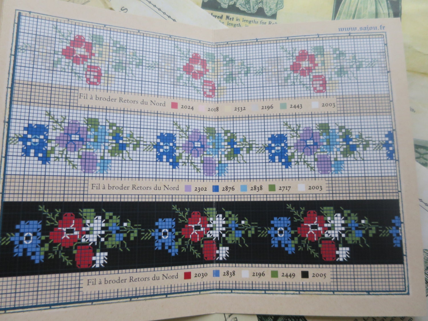 Sajou Red Cross Stitch Album 905- Vintage Ribbon Designs