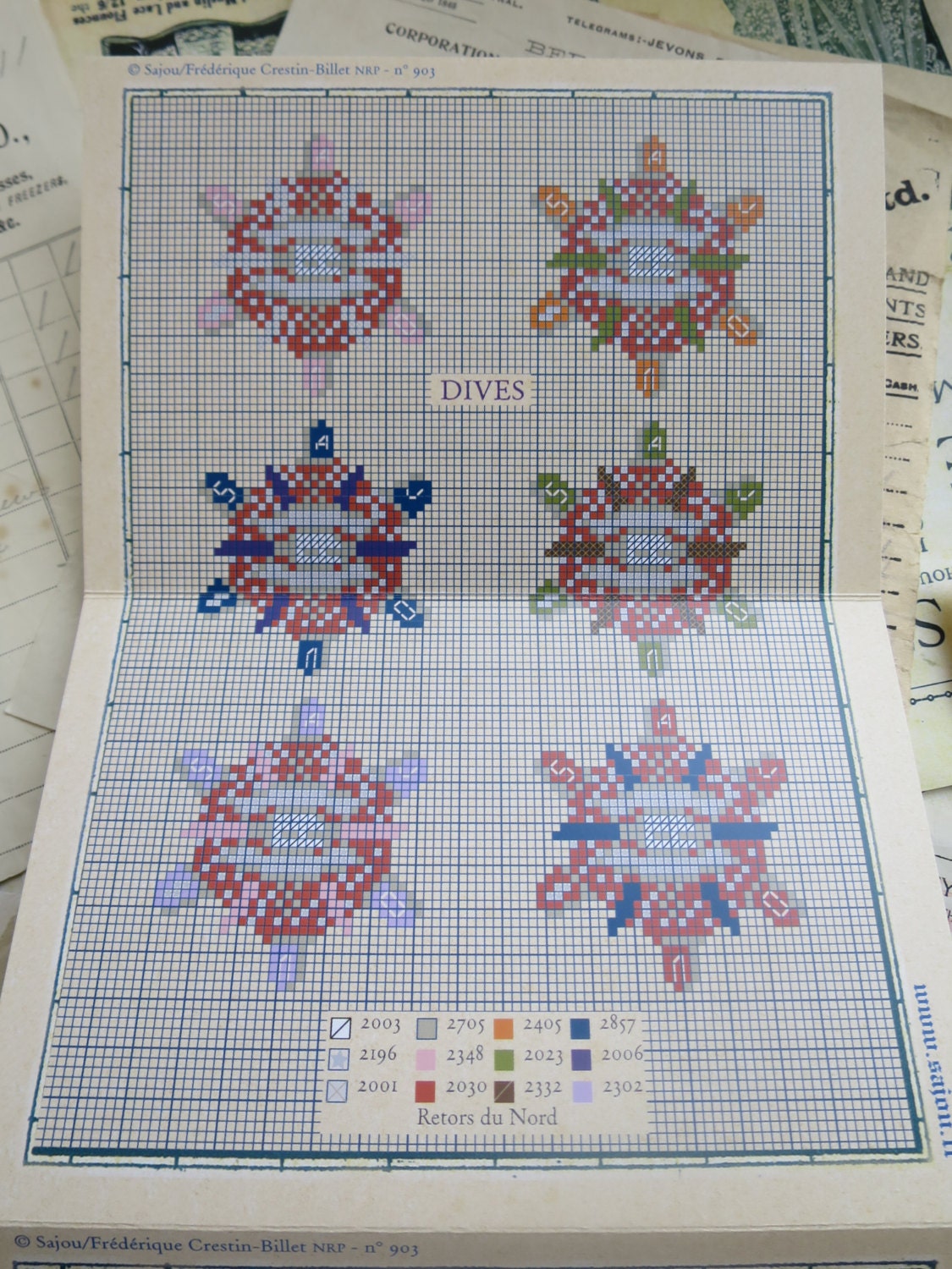 Sajou Red Cross Stitch Album 903- Sajou Thread Cards