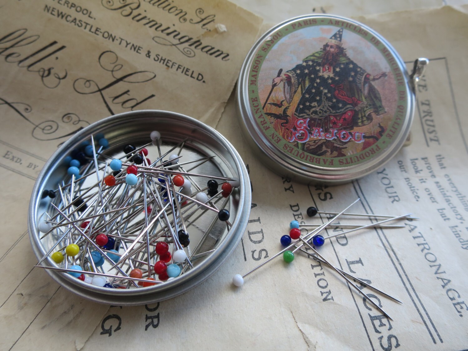 Sajou Tins of Pins- Murano Glass Head, Triangular Quilting, Extra Fine No.4, Fine No.5, Heavy Weight No.12