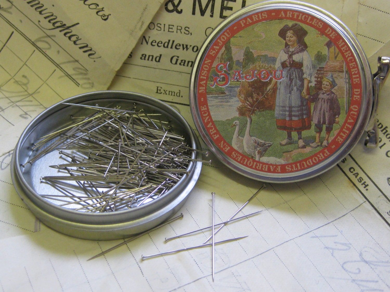 Sajou Tins of Pins- Murano Glass Head, Triangular Quilting, Extra Fine No.4, Fine No.5, Heavy Weight No.12
