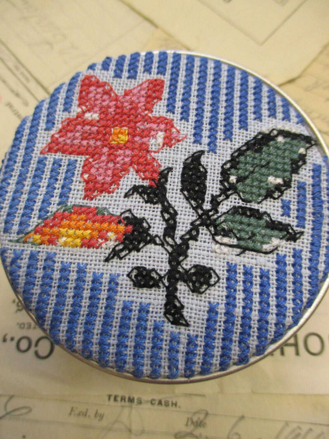 Sajou Museum & Heritage Toile du Jouy Cross Stitch Embroidery Kit- Dampierre Pot