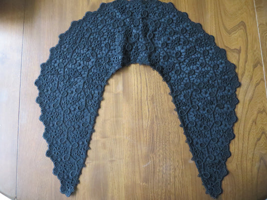 Antique Black Chemical Lace Collar