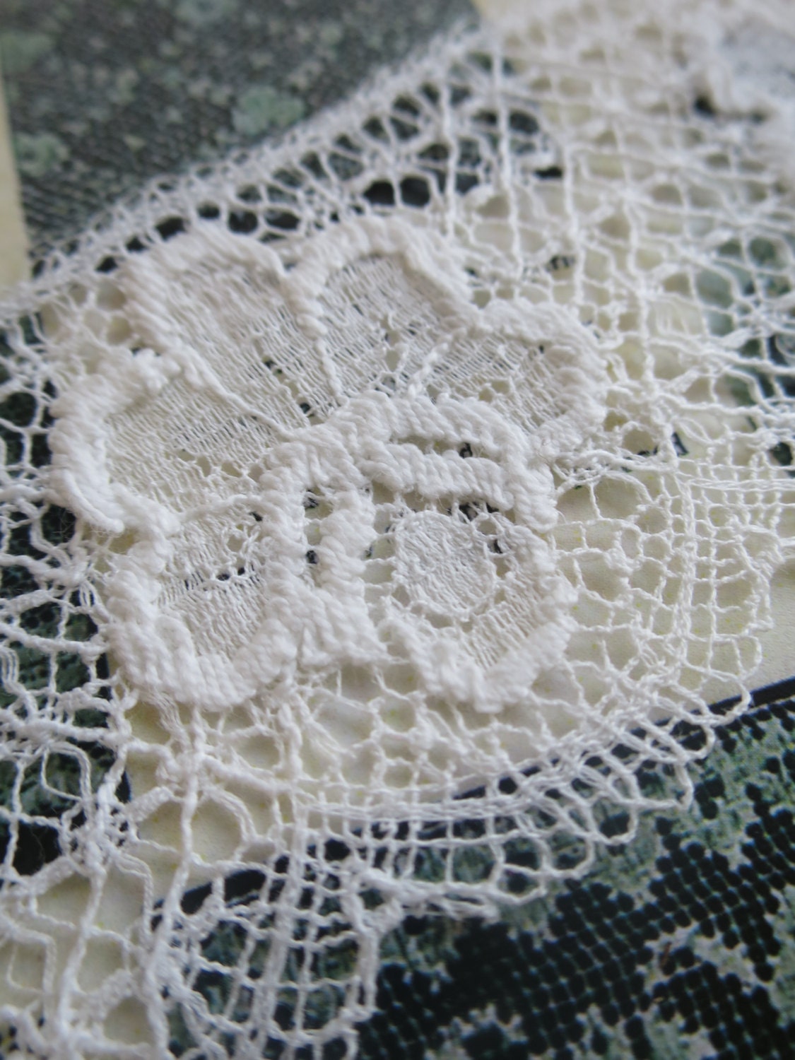Off White English Nottingham Lace- Art Deco Rose Trellis Guipure